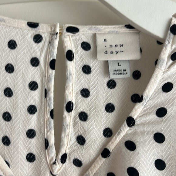 A New Day Polka Dot Top - Picture 3 of 4